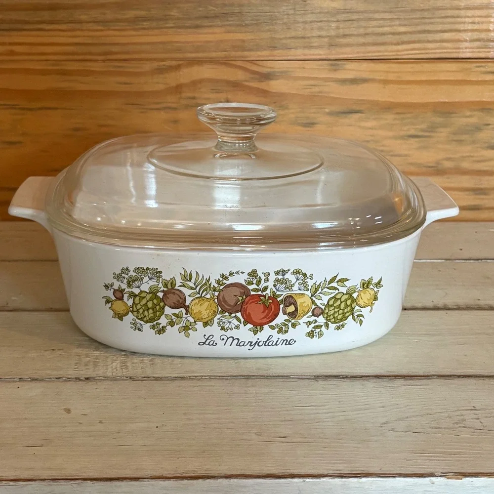 VTG CorningWare La Marjolaine 2 Quart Casserole Dish A-2-B with Pyrex Lid A-9-C